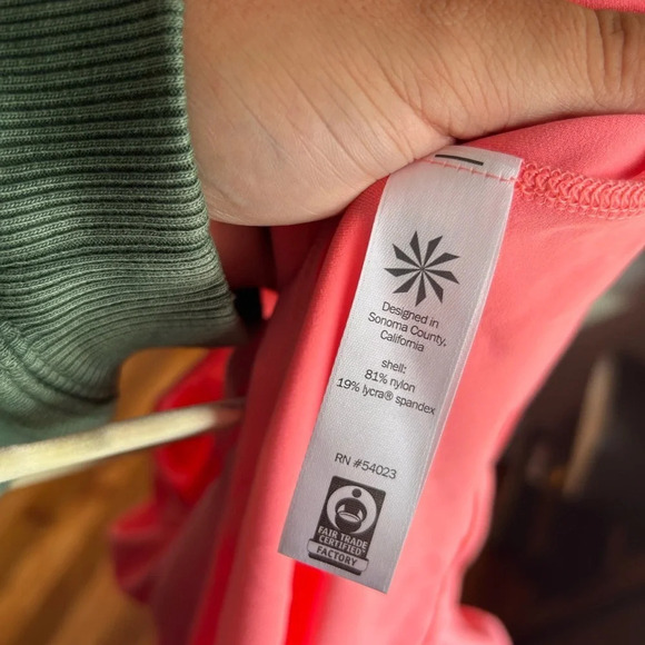 ATHLETA INVERSION RACERBACK TANK - Picture 4 of 5